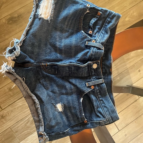 501 Levi Jean shorts💙 - Picture 4 of 4